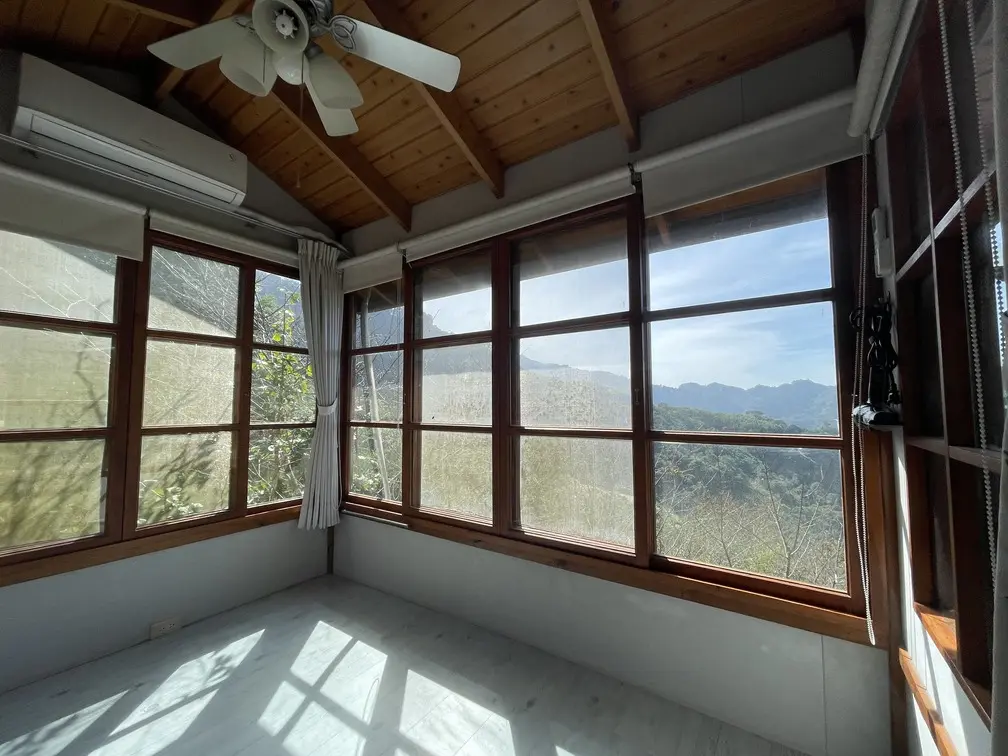 依山之屋 - 靜 露營木屋 - 浴室與盥洗空間