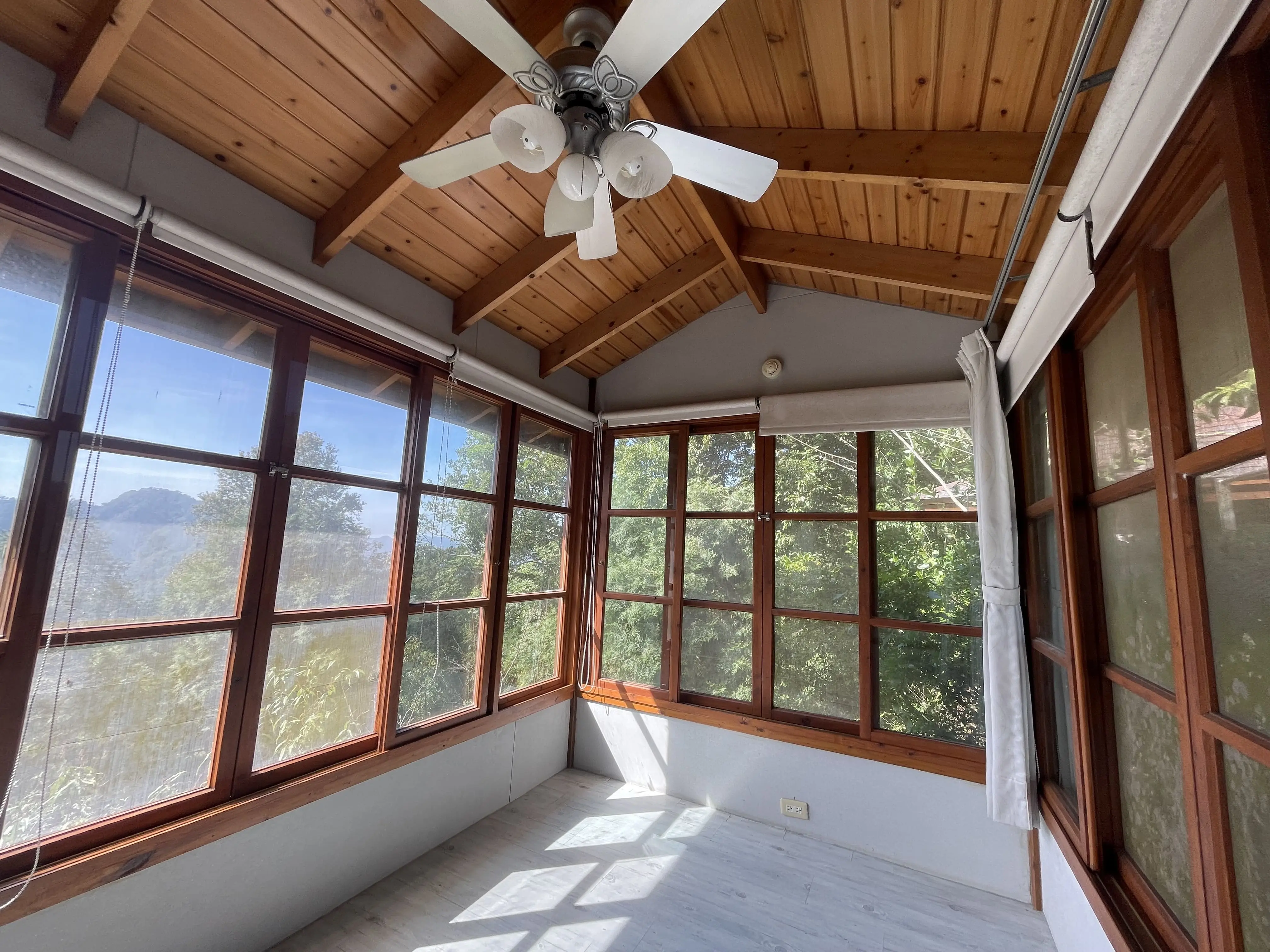 依山之屋 - 沉 露營木屋 - 戶外景觀與環境